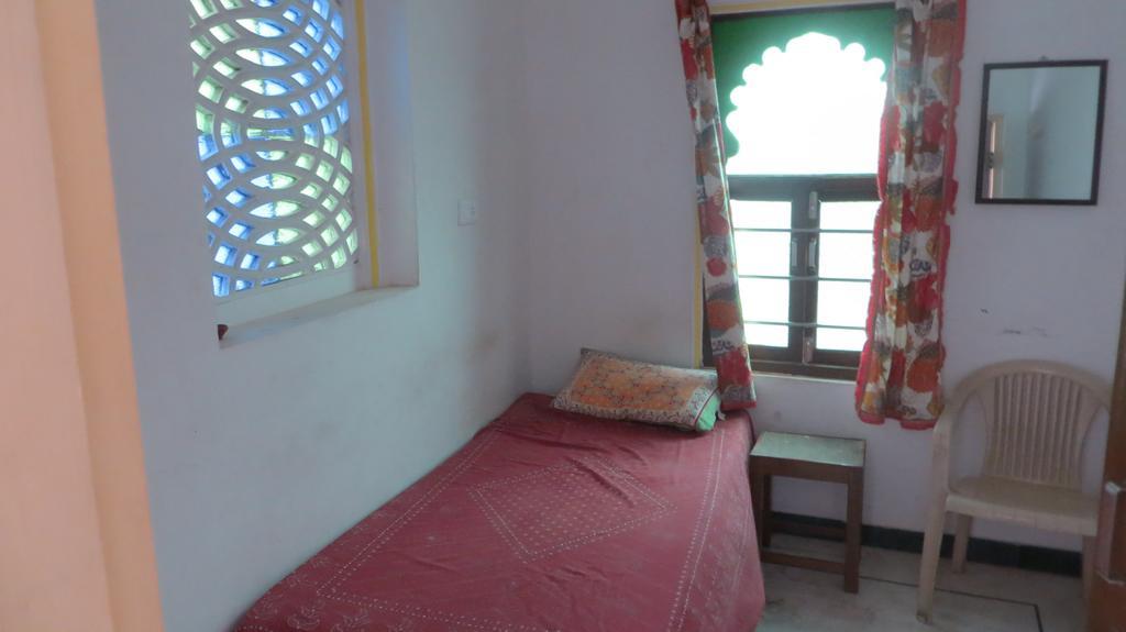 Udai Haveli Guest House Udaipur Room photo